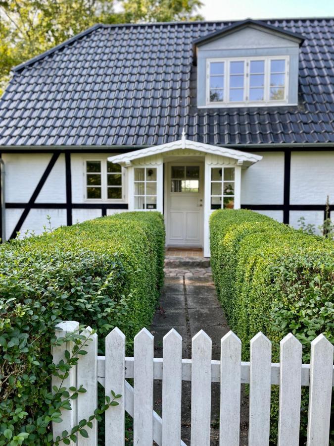 Strandby 1847 B&B Nykøbing Falster Exterior foto